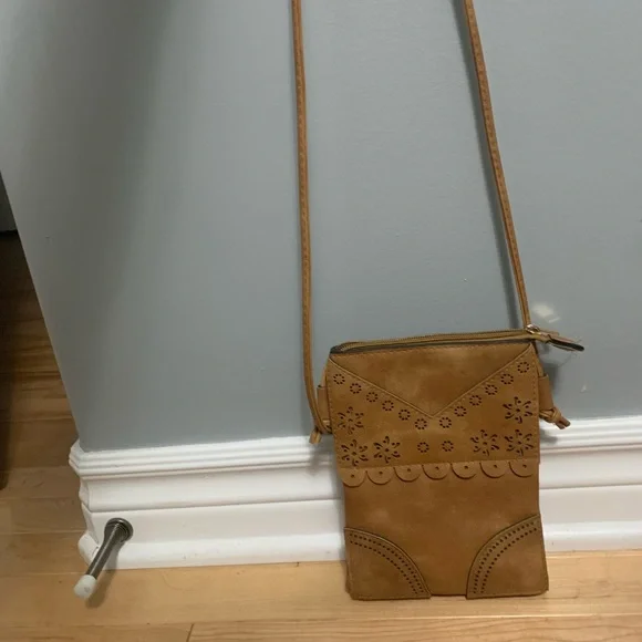 Purses - Picture 6 of 6